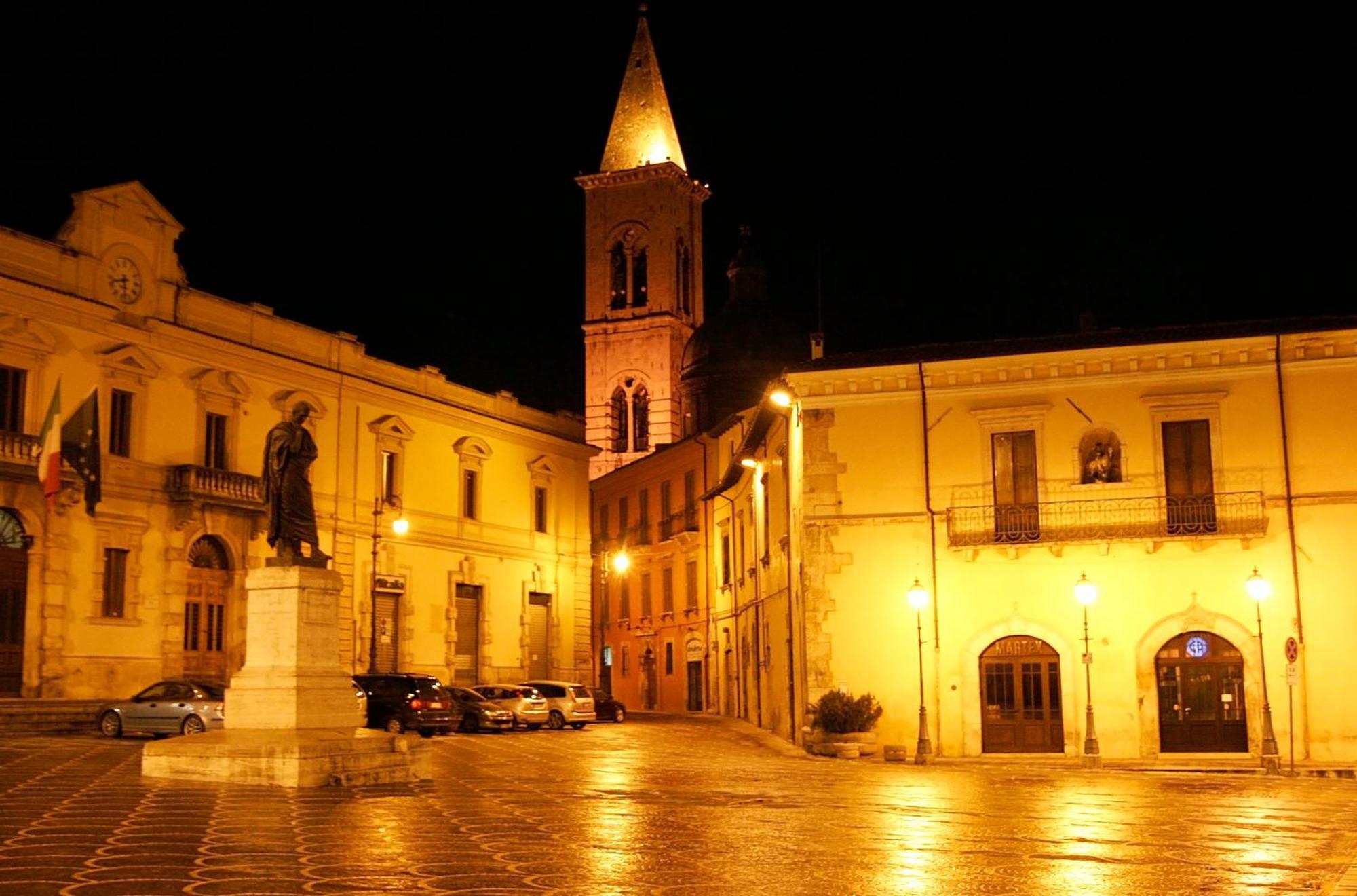 Manhattan Village Hotel Sulmona Exteriér fotografie