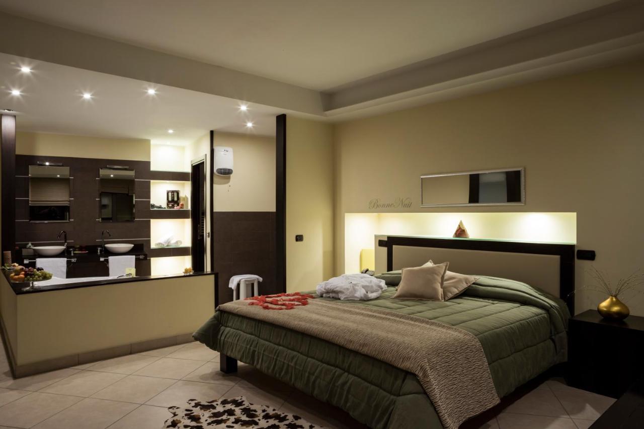 Manhattan Village Hotel Sulmona Exteriér fotografie