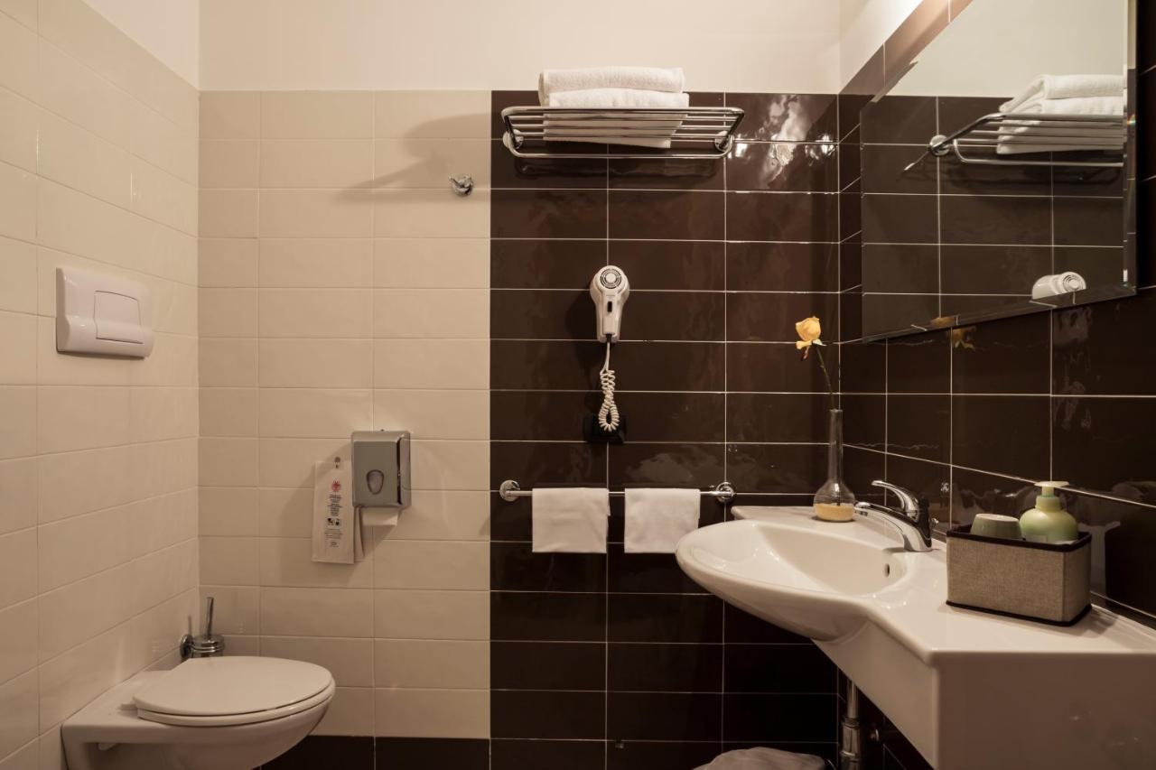 Manhattan Village Hotel Sulmona Exteriér fotografie