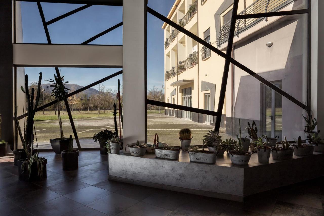 Manhattan Village Hotel Sulmona Exteriér fotografie