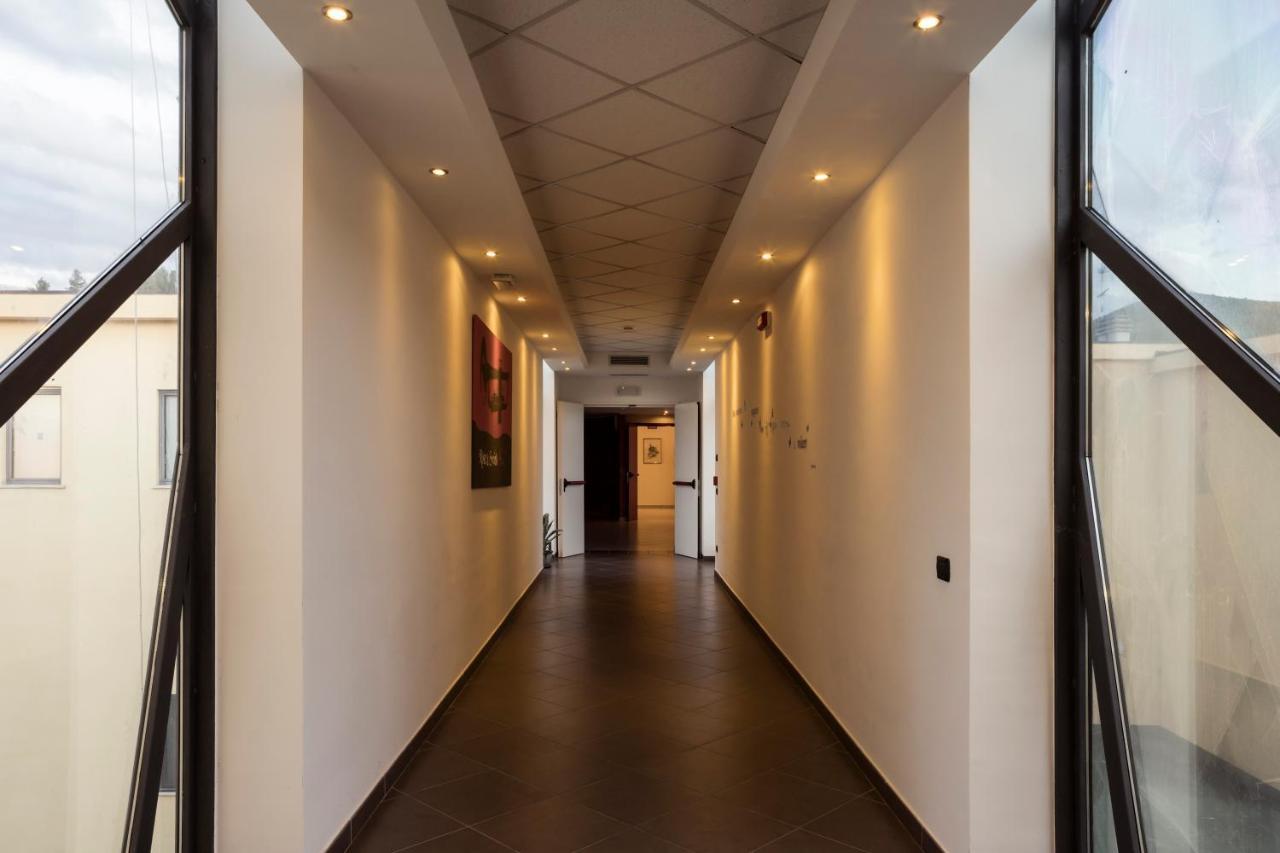 Manhattan Village Hotel Sulmona Exteriér fotografie