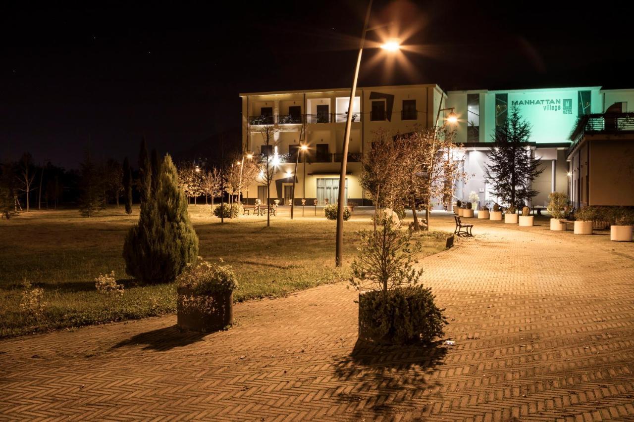 Manhattan Village Hotel Sulmona Exteriér fotografie