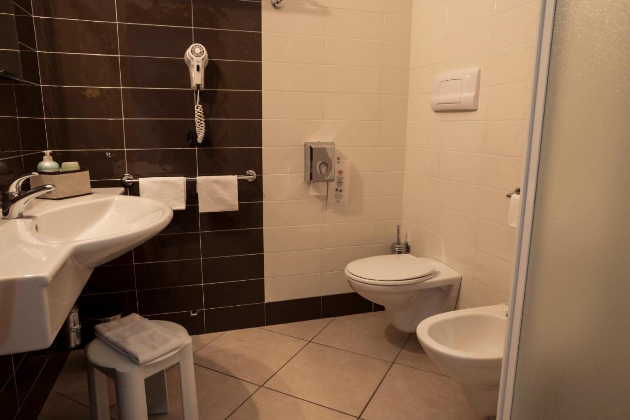 Manhattan Village Hotel Sulmona Exteriér fotografie